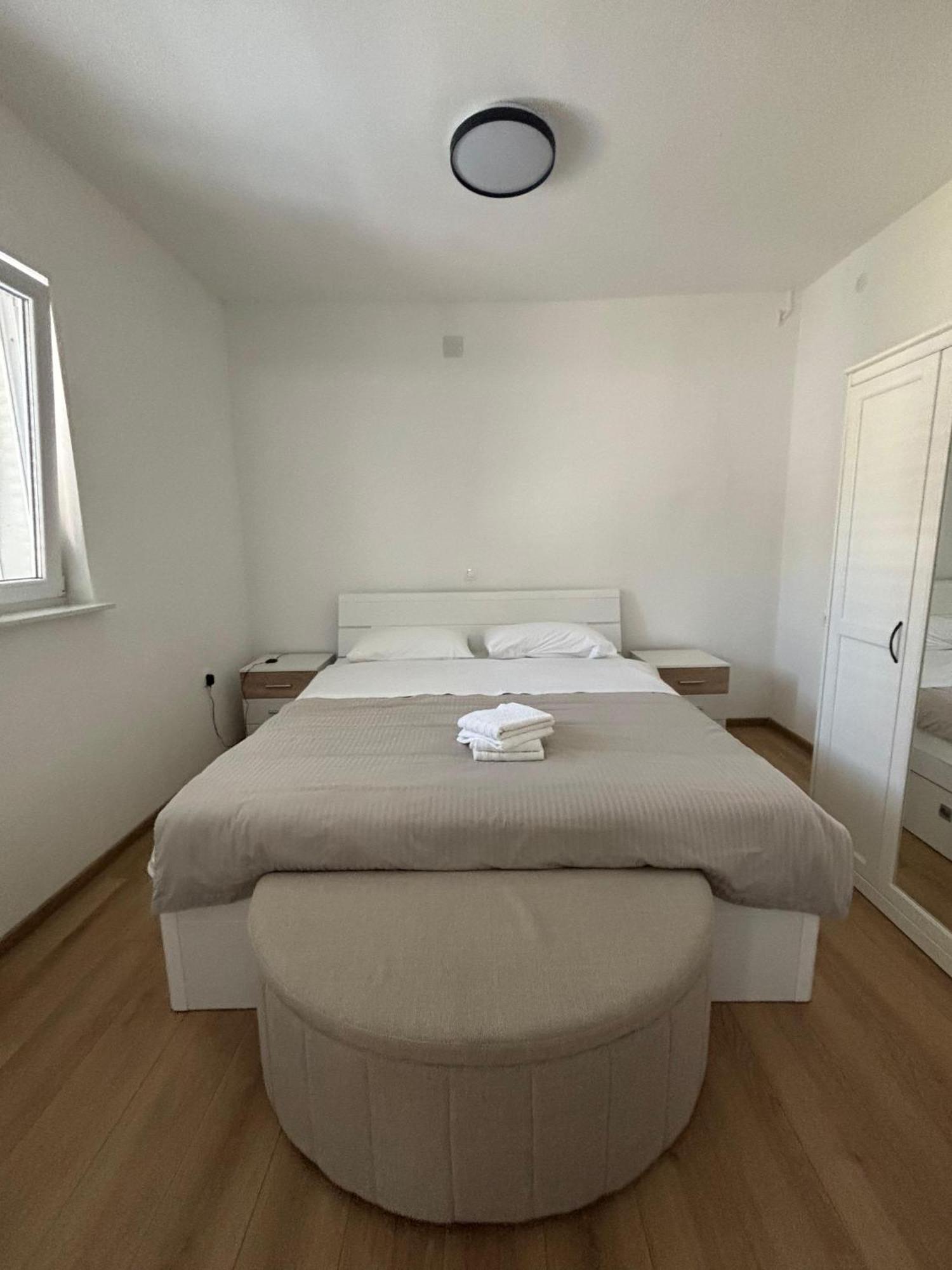 Studio Apartman Sedmica 扎达尔 外观 照片